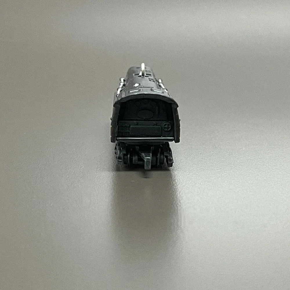 Hallmark Keepsake 746 Norfolk and Western Steam Locomotive Lionel Train Ornament